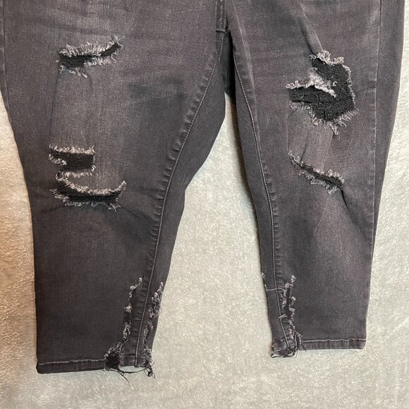 Judy Blue Women Skinny Fit Capri Destroyed High Rise Stretch Black Denim 16W - Picture 4 of 14